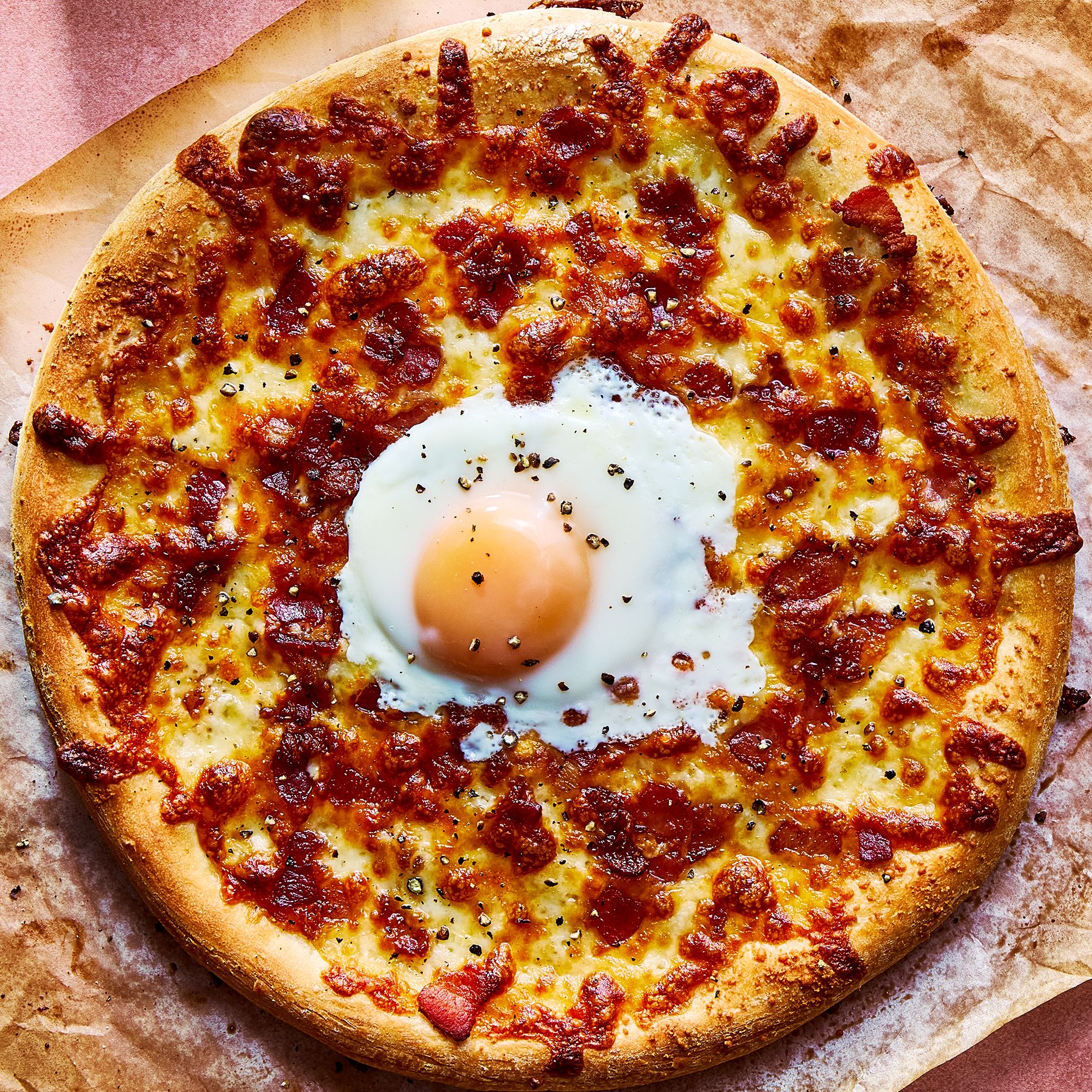 Carbonara Pizza with Egg 10'